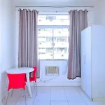 Studio vista mar para 4 pessoas em Copacabana
